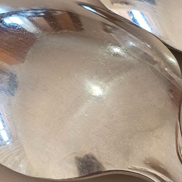 2 Oneida Renoir Pembrooke Serving Spoons 8.5" SS pierced 90s vtg Baroque flaw - Picture 12 of 12